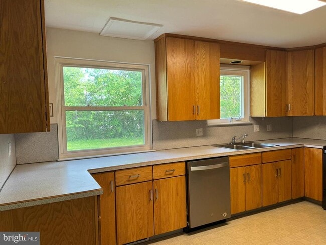 Building Photo - 721 Fiske Ln
