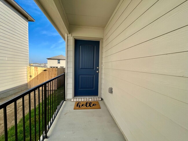 Building Photo - 3 Bedroom/2 Bath Skyview Subdivision