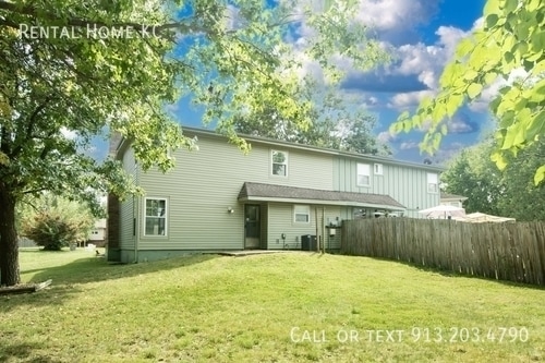 Building Photo - 735 S Avalon Cir