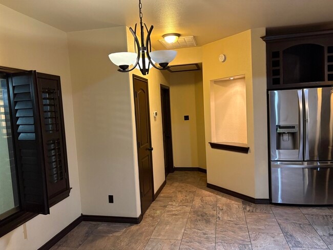 Building Photo - 405 Michoacan Loop