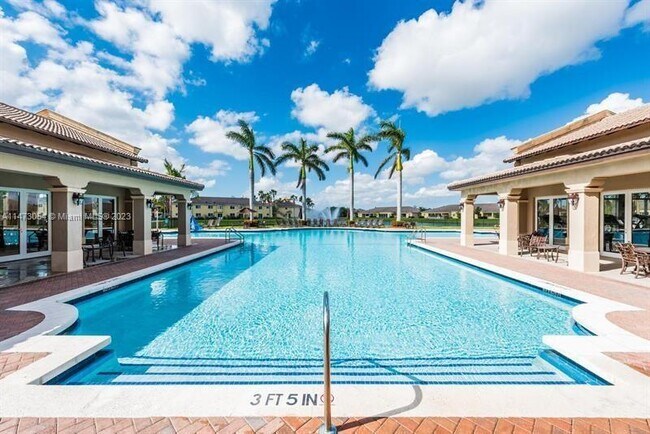 Building Photo - 1650 NE 33rd Rd