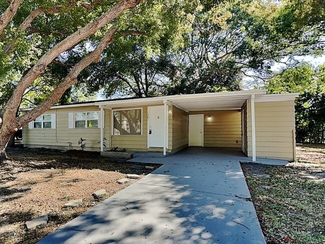 Building Photo - 1301 Sandy Ln