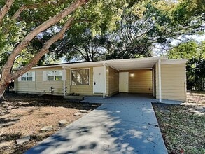 Building Photo - 1301 Sandy Ln