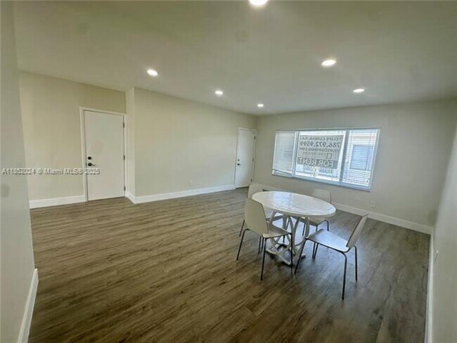 Building Photo - 8125 Hawthorne Ave