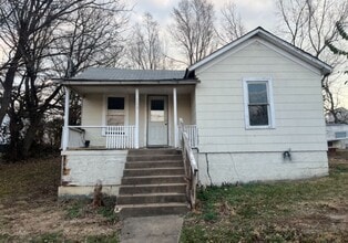 Building Photo - Handy Man Special! - $390 Month / $800 Down