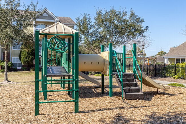 Building Photo - Houma Highlands