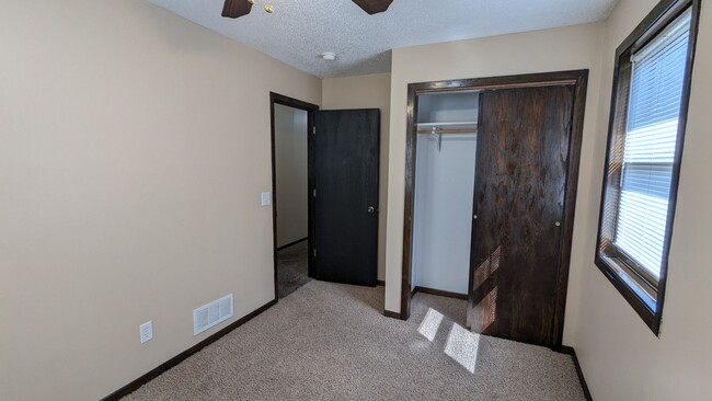 Building Photo - 3-bed home near Lake Manawa