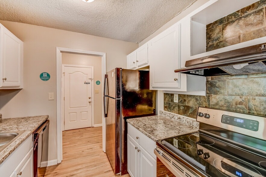 Building Photo - 1512 Marlin Springs Rd