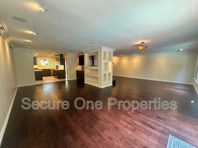 Building Photo - 23338 Los Encinos Way