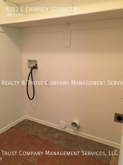 Building Photo - 8782 E Chimney Spring Dr