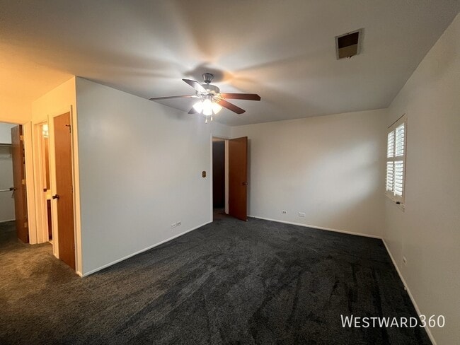 Building Photo - 1587 Stonehill Ct