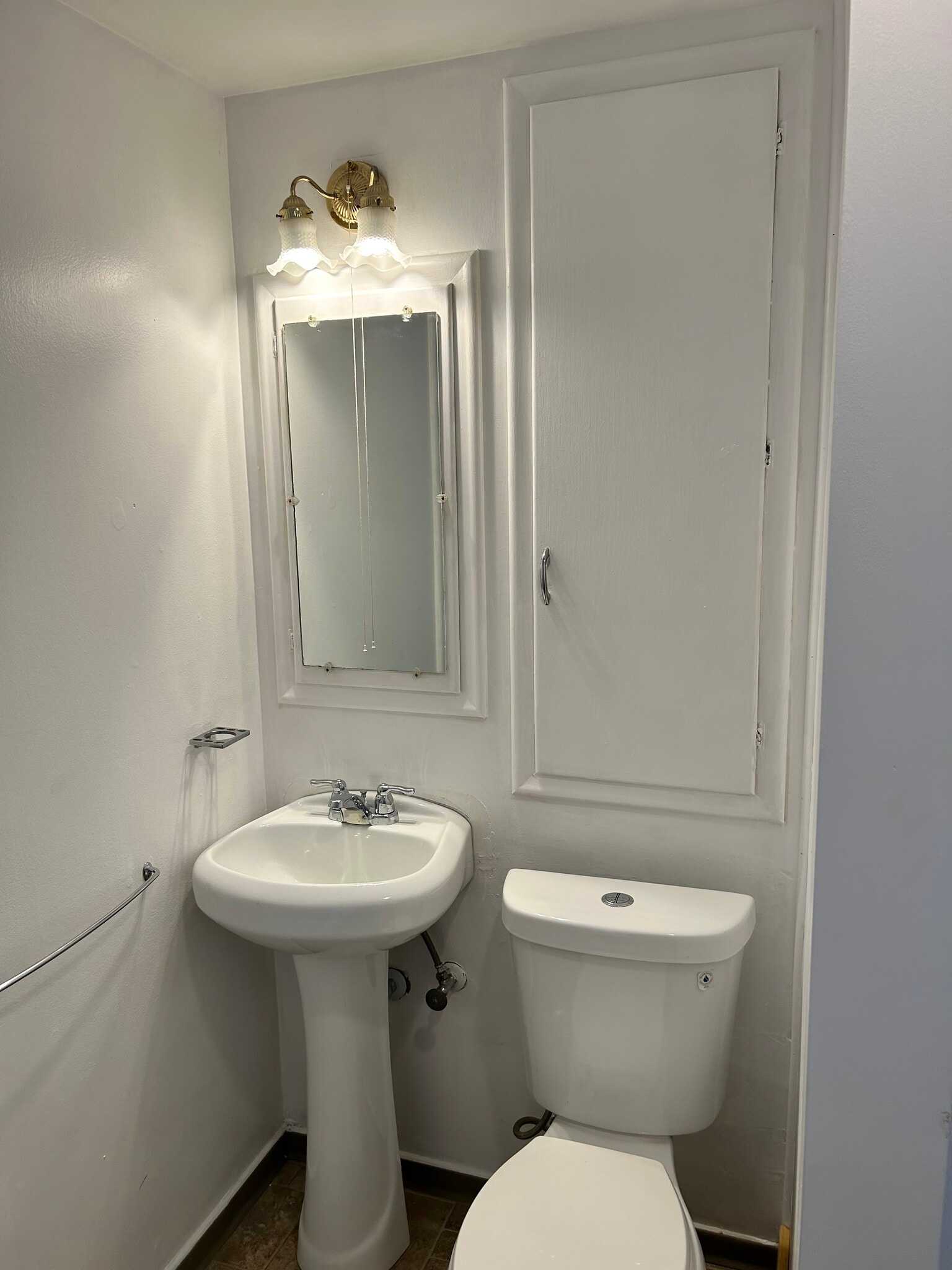 Bathroom - 418 E 1st St