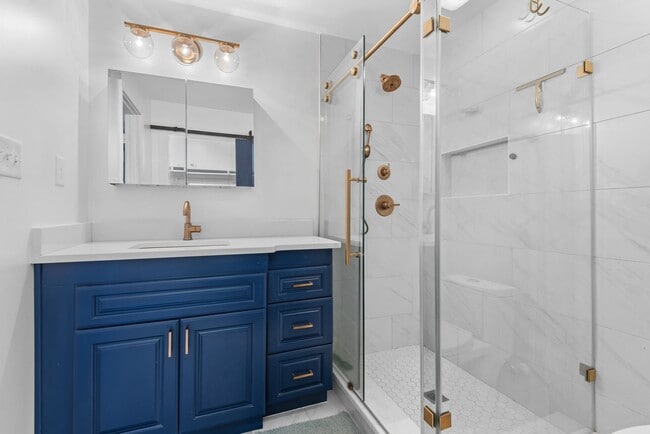 Building Photo - Gorgeous Home in Durham Near Downtown