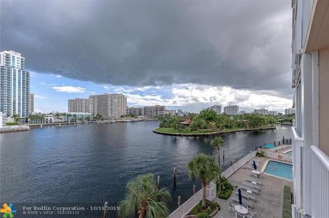 Building Photo - 121 Golden Isles Dr