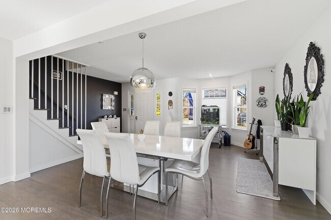 Building Photo - 619 Woodland Ave