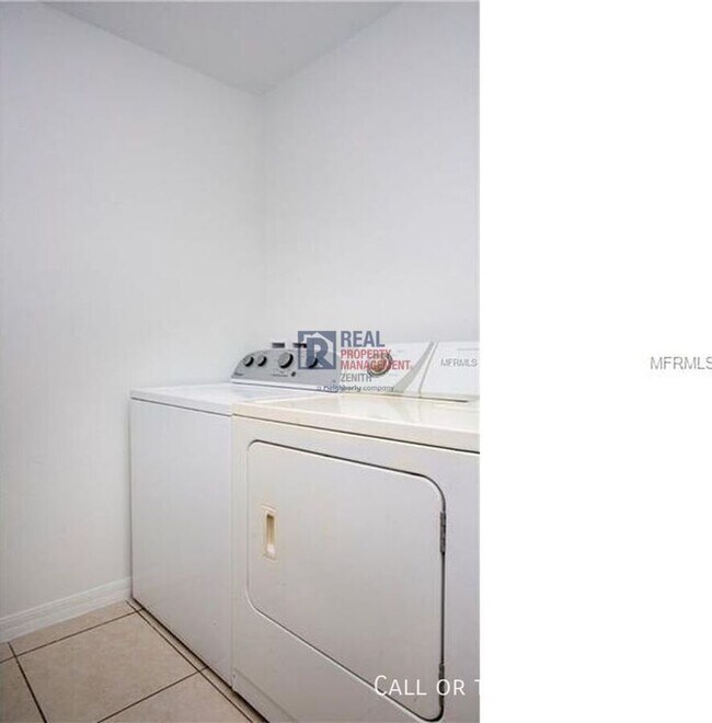 Building Photo - 2522 Lexington Oak Dr