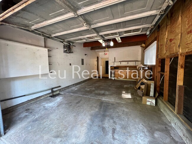 Building Photo - 4844 Golden St