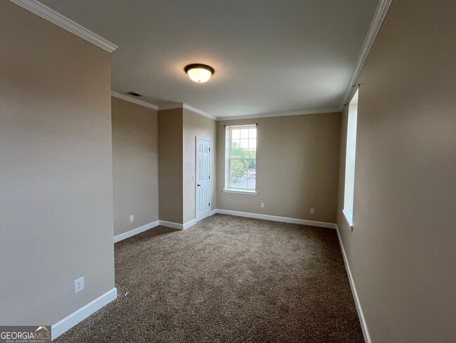 Building Photo - 65 E Main St