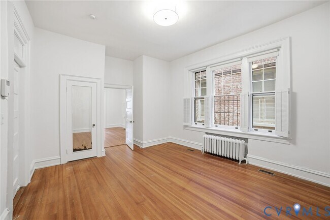 Building Photo - 2703 Kensington Ave