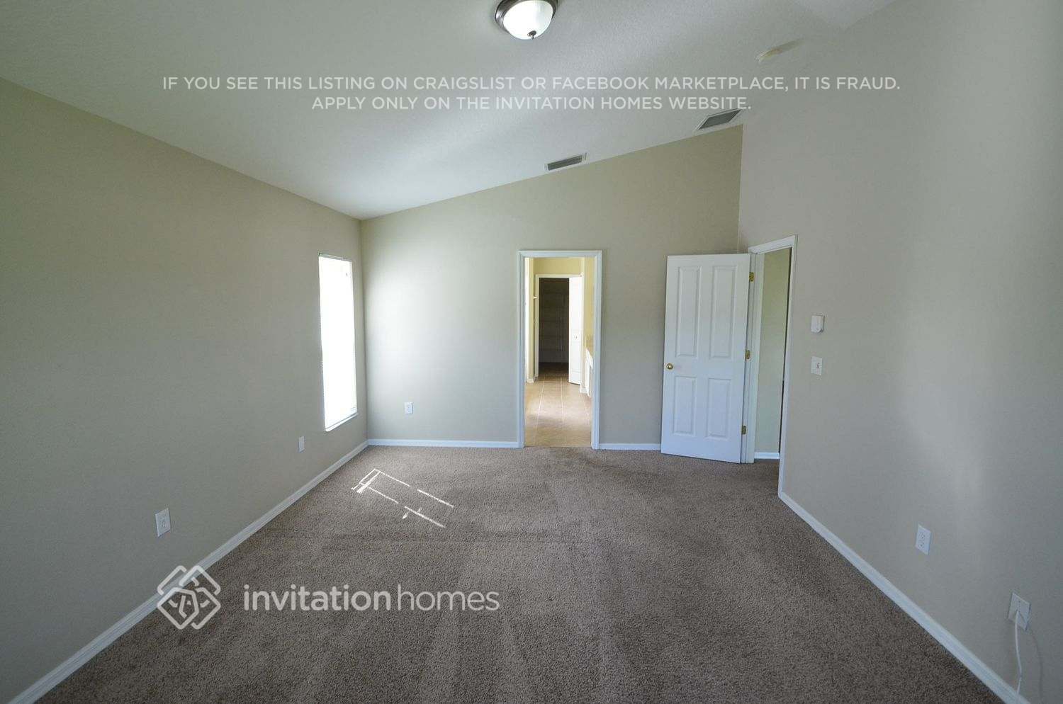 Building Photo - 10547 San Travaso Dr