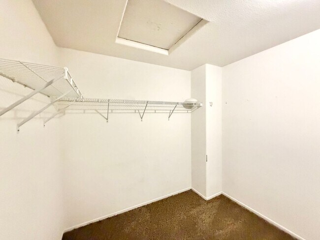 Building Photo - Spacious 5 Bedroom Redhawk Home with LARGE Loft & Backyard in Prime Location