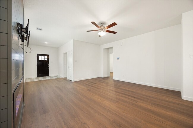 Building Photo - 31411 Horseshoe Meadow Bend Ln