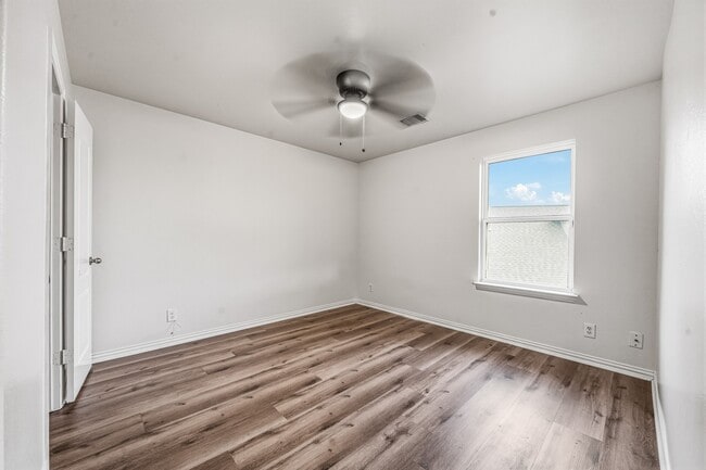 Building Photo - 2403 Summers Glen Ct