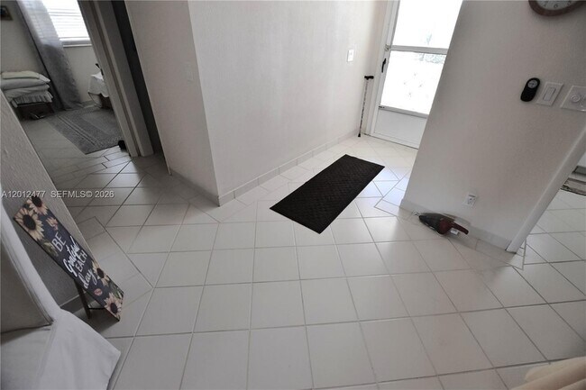 Building Photo - 2515 Emory Dr W