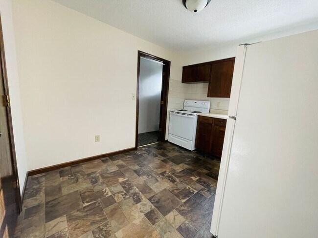 Building Photo - 1406 Magnolia W