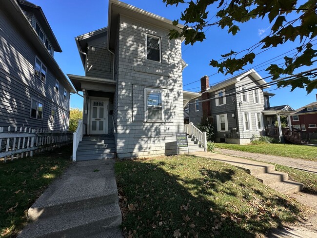 Building Photo - 336-338 W Wesley St