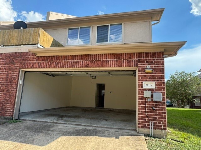 Building Photo - 3817 Shire Valley Dr