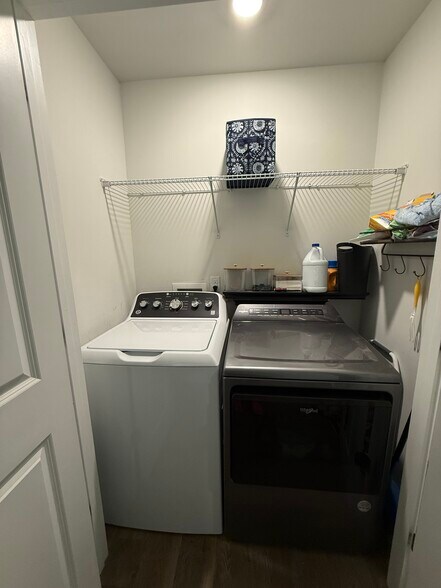 Laundry right next to master - 141 Rosefield Ct