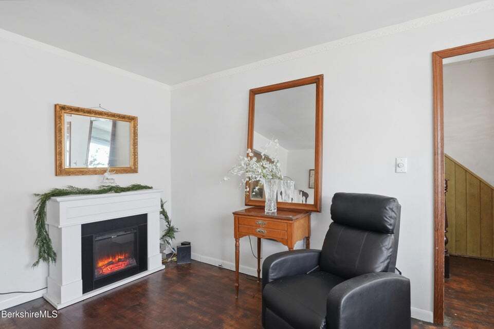 Building Photo - 9 Lincoln St