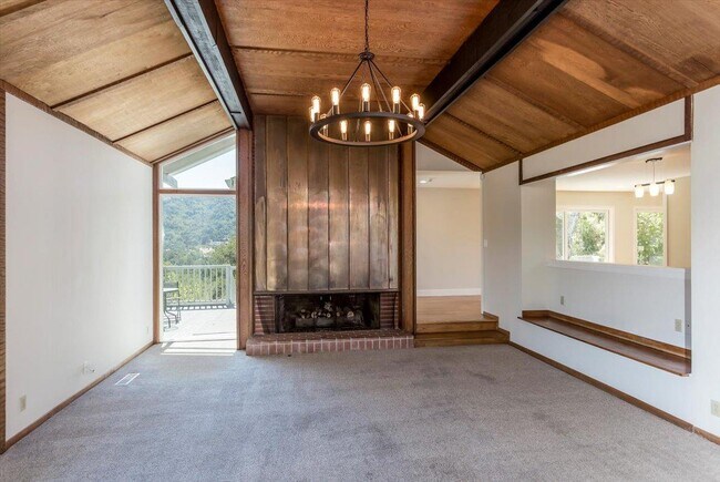 Building Photo - 13434 Old Oak Way