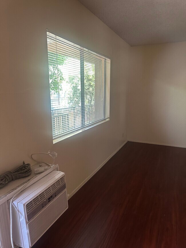 Building Photo - 15524 Sherman Way