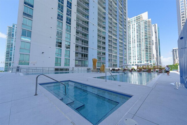 Building Photo - 325 S Biscayne Blvd