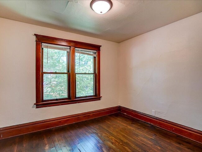 Building Photo - Downtown Verona Home - Completely Remodele...