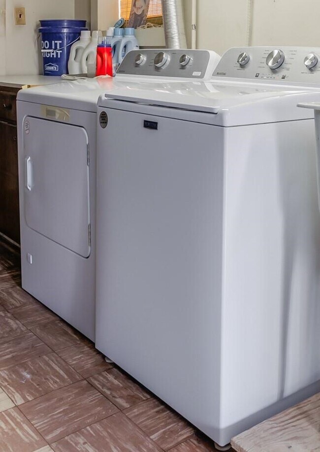 Building Photo - 12 Obrien Ct