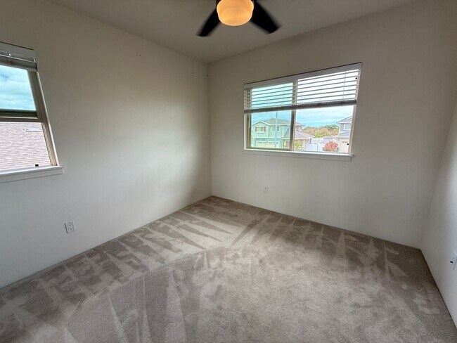 Building Photo - AULU at Hoopili 3 bedroom 2.5 bath home wi...