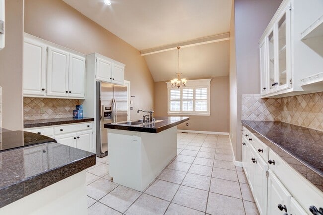 Building Photo - South Tulsa Gem! Large 3/2 Rental Home