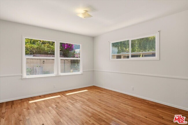 Building Photo - 4131 Mantova Dr
