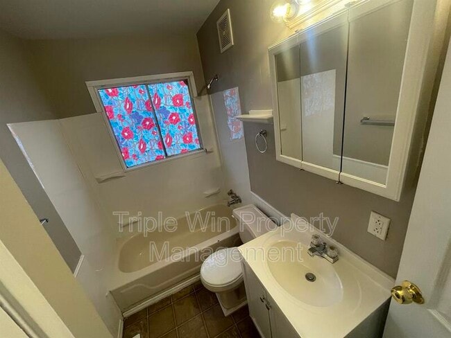 Building Photo - 915 Mullanphy Ln