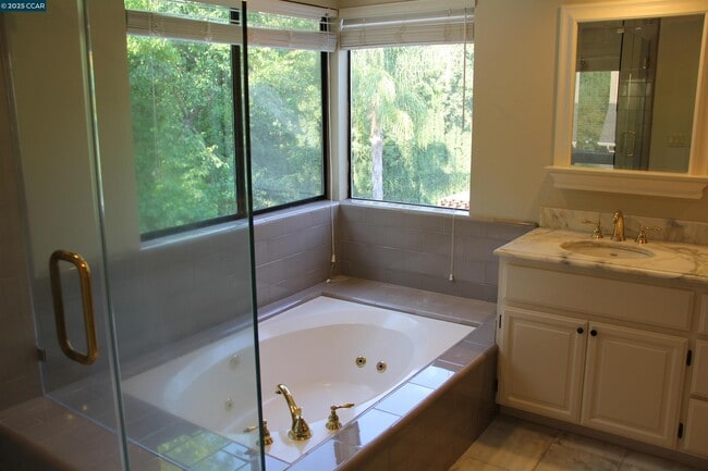Building Photo - 4106 Quail Run Dr
