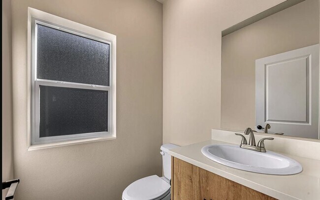 Building Photo - Welcome to the Ridge! 3 Bedroom Home for R...