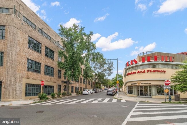 Building Photo - 1701 Kalorama Rd NW