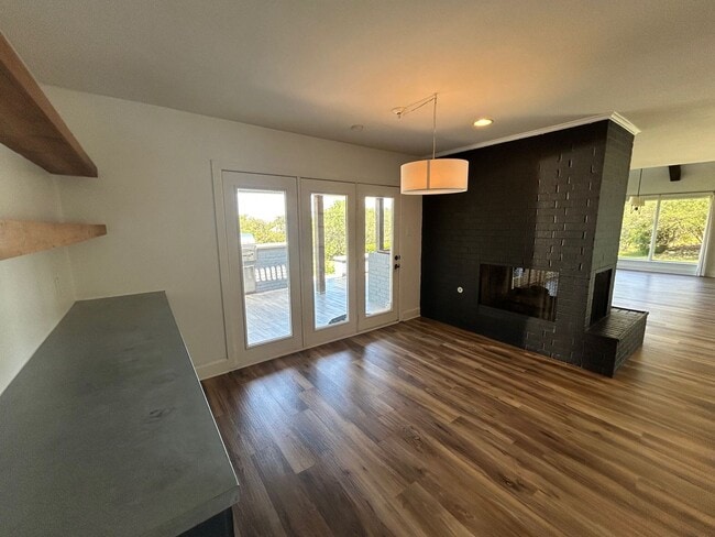 Building Photo - Beautiful Home with Beautiful Views
