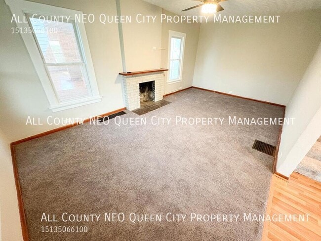 Building Photo - 22 E Siebenthaler Ave