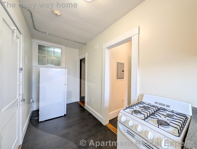 Building Photo - 155 Summer St