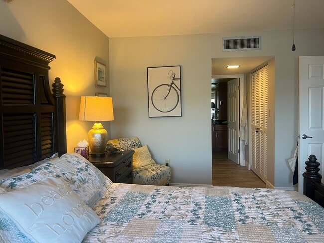 Building Photo - NEW PRICE! 2BD/2BA with Detached Carport on Venice Island!