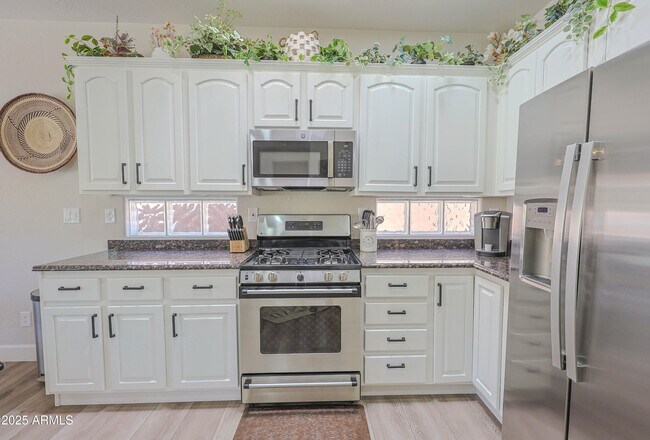 Building Photo - 2462 W Turtle Hill Dr